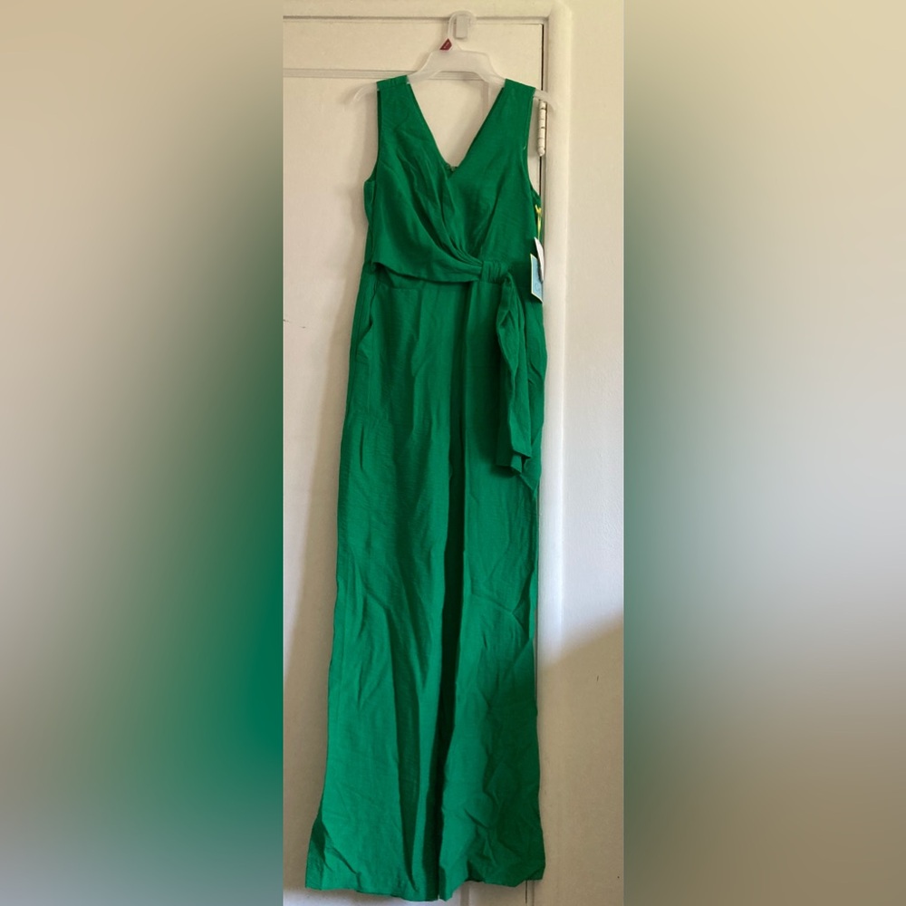 CeCe Green Wide Leg Jumpsuit with Flowing Silhouette